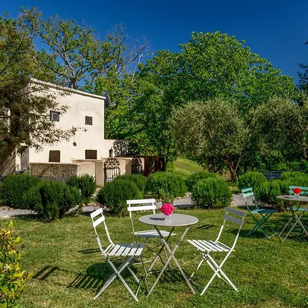 Bed & Breakfast Borgo Vera 2*
